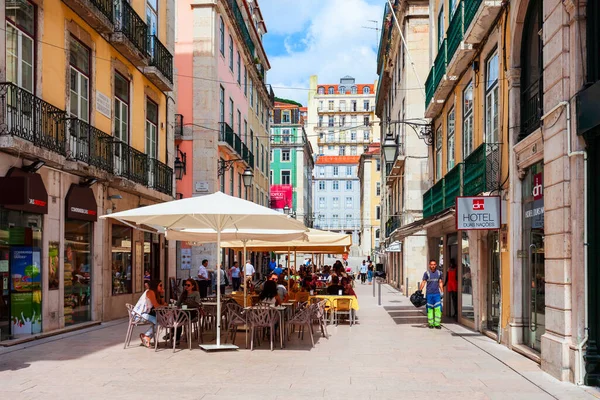 Lisbon Portugal Juni 2014 Straatcafé Aan Voetgangersstraat Rua Vitoria Lissabon — Stockfoto