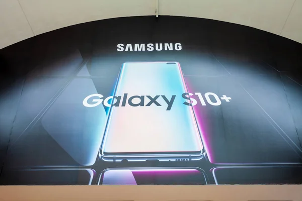 Дубай Оаэ Февраля 2019 Года Смартфон Samsung Galaxy S10 Магазине — стоковое фото