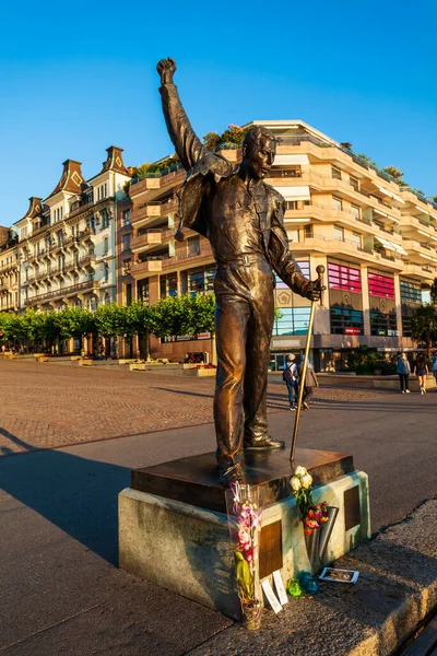 蒙特雷奥克斯 瑞士斯韦特兰 2019年7月19日 弗雷迪 墨丘利雕像位于瑞士蒙特勒市日内瓦湖 弗雷迪 默丘里是摇滚乐团皇后的歌手 — 图库照片