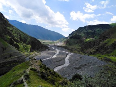 Dağların panoramik fotoğraf. Gürcistan