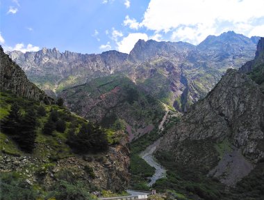 Dağların panoramik fotoğraf. Gürcistan
