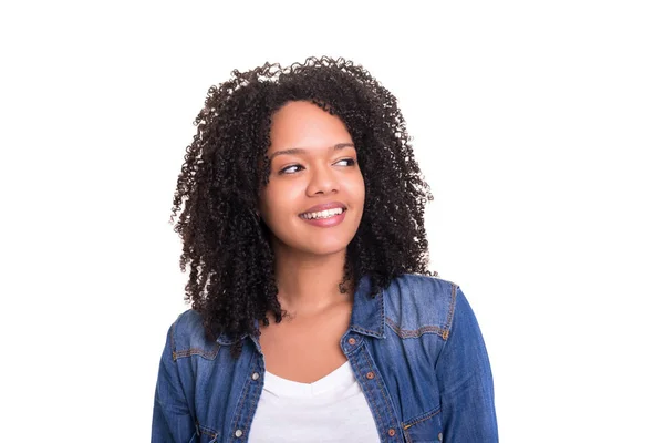 Jovem Mulher Africana Posando Sobre Fundo Branco — Fotografia de Stock