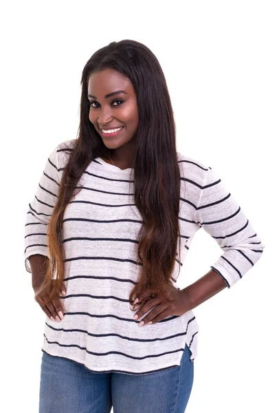 güzel genç Afrikalı kadın üzerinde beyaz izole poz