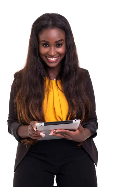 Mujer Negocios Africana Joven Que Trabaja Con Una Portátil Aislado — Foto de Stock