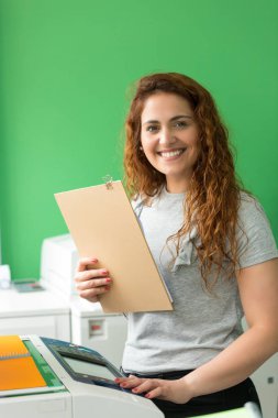 genç öğrenci final sınavları için bazı kopya alma kopyalama merkezi 