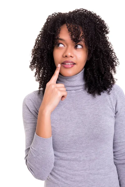 Büyük fikir beyaz arka plan üzerinde izole olan genç kadın