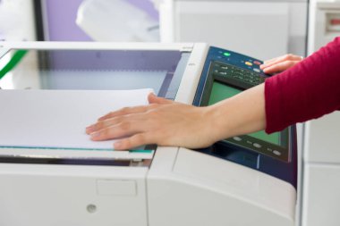 genç öğrenci final sınavları için kopya alma kopyalama merkezi 