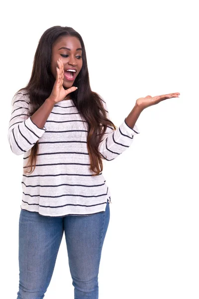 Mulher Negócios Africana Bonita Apresentando Seu Produto Isolado Sobre Branco — Fotografia de Stock