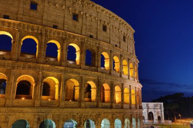 Kolezyum Roma, İtalya. Antik Roma Colosseum Avrupa'nın başlıca turistik konumlar biridir. 