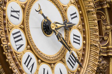 Zarif masa saati içinde Gare Muse d'Orsay, Paris, Fransa 