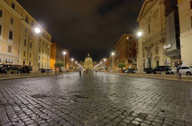 Görünüm basilica di san pietro, gece, Vatikan, Roma, İtalya