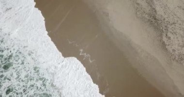 Drone görünümü güzel bir Portekizli Beach