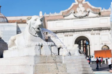 Heykeller Roma'daki Piazza del Popolo içinde