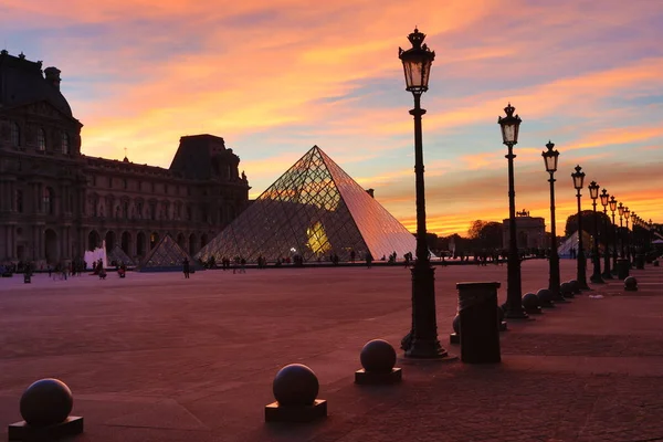 Paris Ekim 2018 Louvre Müzesi Yaz Aylarında Alacakaranlıkta Louvre Müzesi — Stok fotoğraf
