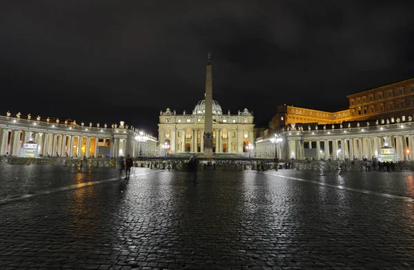 Vista Basílica San Pietro Noite Filmada Cidade Vaticano Roma Itália — Fotografia de Stock