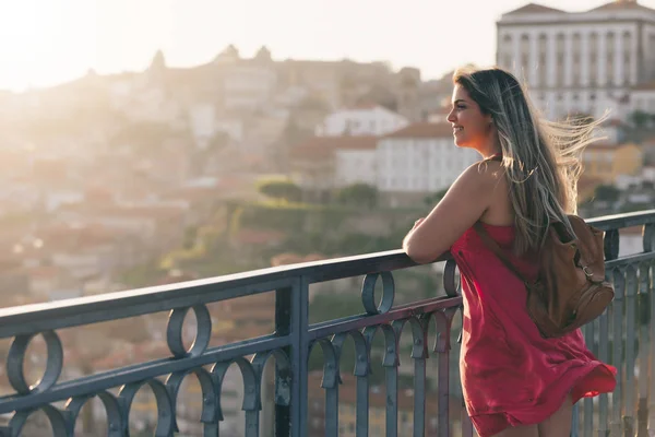 Young enjoying the city of Porto - Portugal — Stock Photo, Image