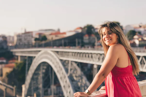 Young enjoying the city of Porto - Portugal — Stock Photo, Image