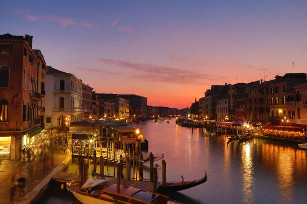 意大利威尼斯带有贡多拉的大运河 图库图片