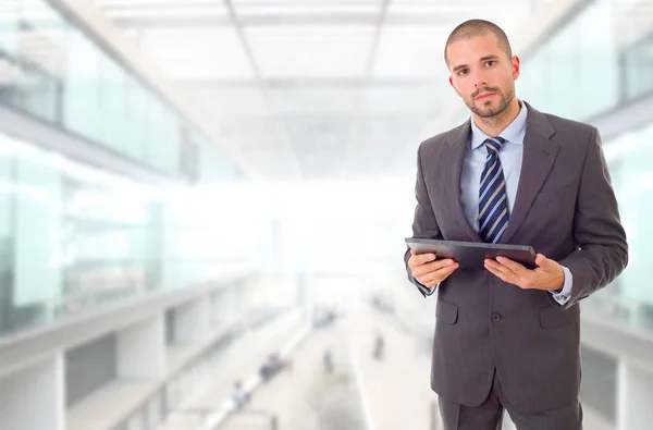 Uomo Affari Preoccupato Con Tablet Ufficio — Foto Stock