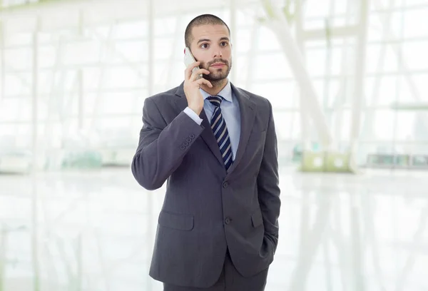 Uomo Affari Preoccupato Telefono Ufficio — Foto Stock