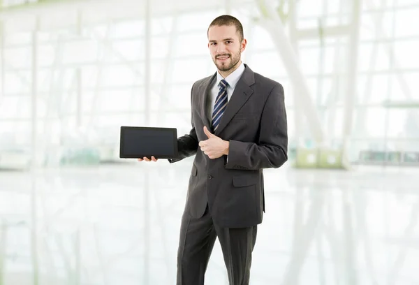 Geschäftsmann Mit Touchpad Des Tablet Pcs Büro — Stockfoto