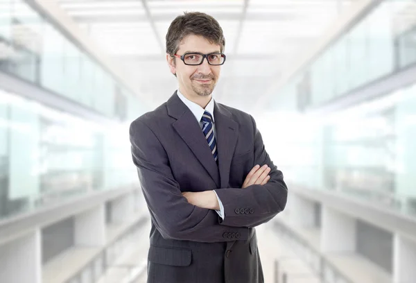 Glücklicher Geschäftsmann Porträt Büro — Stockfoto