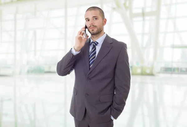 Homem Negócios Preocupado Telefone Escritório — Fotografia de Stock