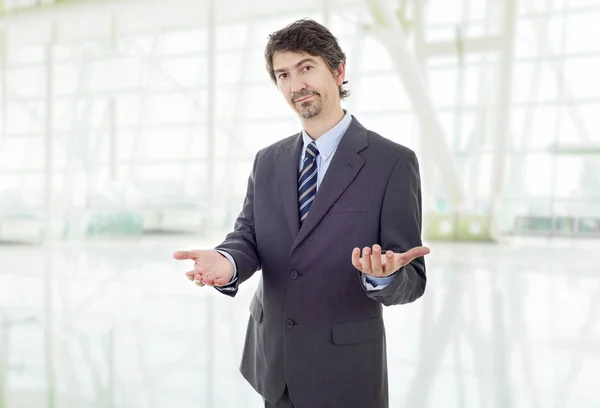 Joven Hombre Negocios Retrato Oficina — Foto de Stock