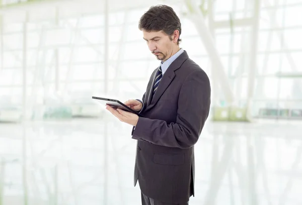 Young Businessman Tablet Office — Stock Photo, Image