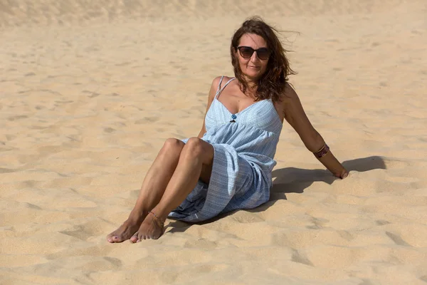 Woman Sand Dunes Praia Bordeira Algarve South Portugal — Stock Photo, Image