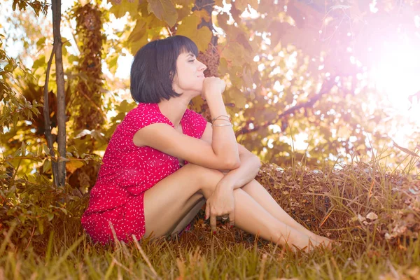 Jovem Casual Bela Menina Livre Retrato — Fotografia de Stock