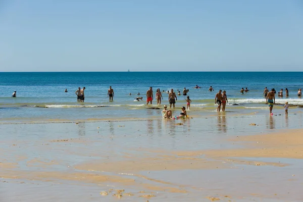 Nsanlar Ünlü Plajı Olhos Agua Albufeira Plaj Algarve Bölgesinin Ünlü — Stok fotoğraf