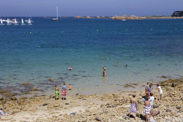 Mensen Het Strand Poort Blanc Bretagne Frankrijk — Stockfoto