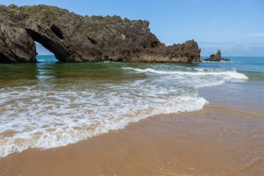San Antolin, Llanes, Asturias, İspanya plajı.