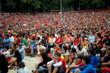 Vigo, İspanya Futbol Dünya Kupası final oyun sırasında İspanyol taraftarları
