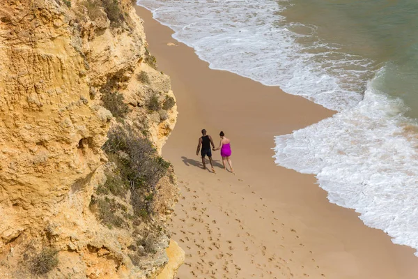 Menschen Berühmten Strand Von Praia Marinha Der Lagune Dieser Strand — Stockfoto