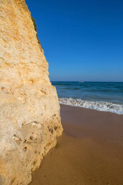 Albufeira, Algarve 'deki güzel sahil, Portekiz' in güneyi.