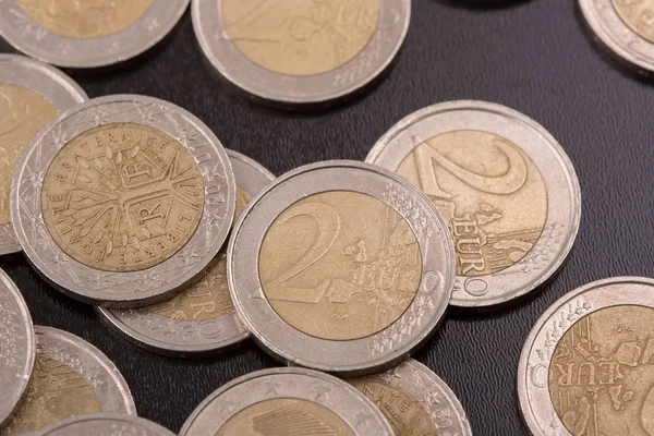 Avro paralarının büyük bir kısmının üst görünüm resmini kapat.