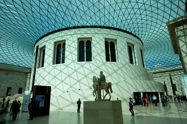 Британский музей. Лондон, Великобритания — стоковое фото