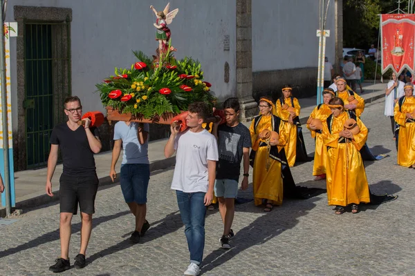 在葡萄牙阿马雷斯的森霍拉·达阿巴迪亚游行 — 图库照片