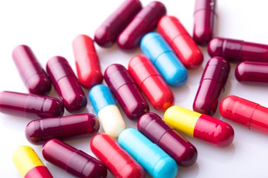 Hap kapsül yığın mix tedavisi ilaç tablet