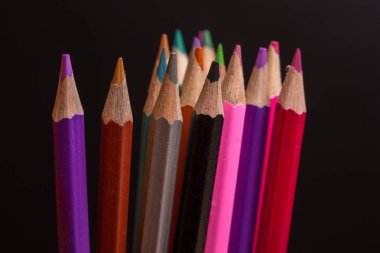 Ahşap renkli kalemler