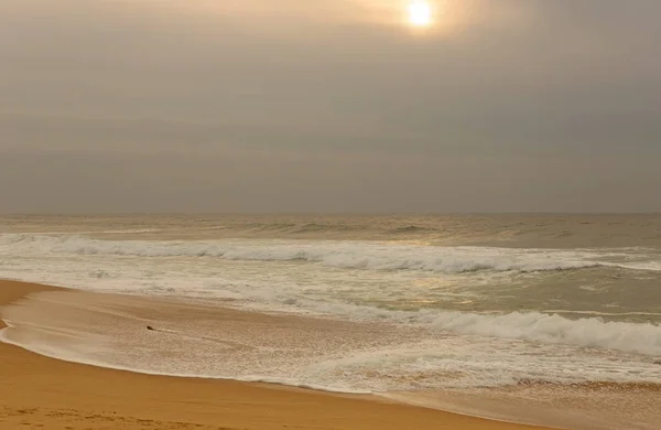 Plaża w pobliżu Porto, na północy Portugalii — Zdjęcie stockowe