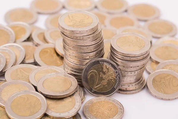 Gran cantidad de monedas de dinero en euros — Foto de Stock