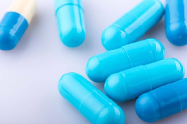 Hap kapsül yığın mix tedavisi ilaç tablet