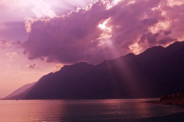 Swiss göl günbatımı