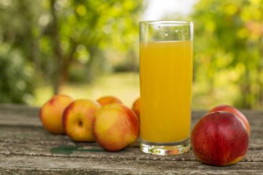 şeftali ve şeftali suyu 