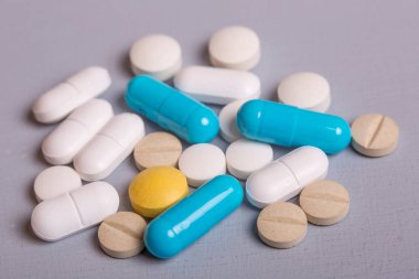 Hap kapsül yığın mix tedavisi ilaç tablet