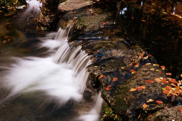 Řeka na podzim — Stock fotografie