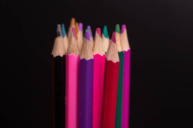 Ahşap renkli kalemler